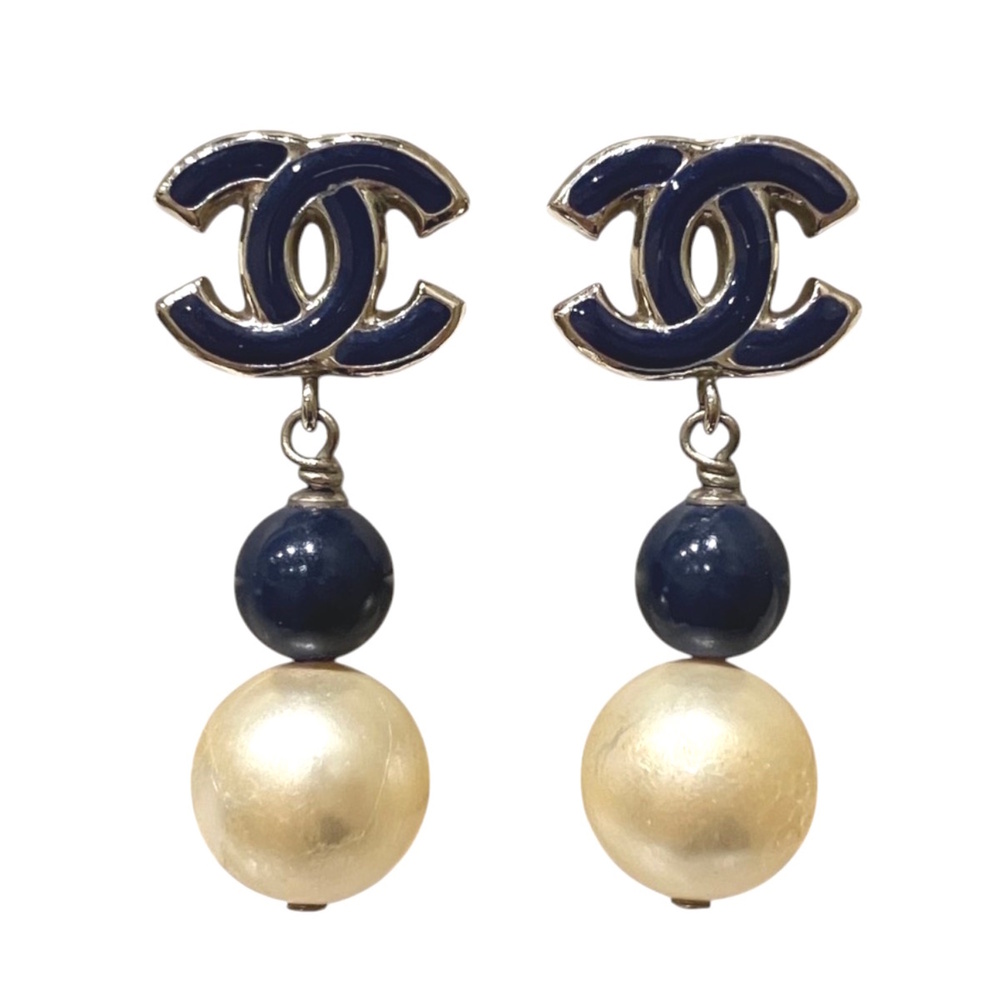 Chanel earrings, accessory featuring the Coco Mark. Total weight 12g. Metal a...